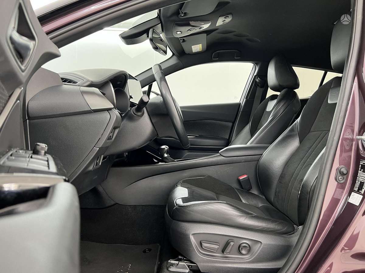 Toyota C-HR - 11