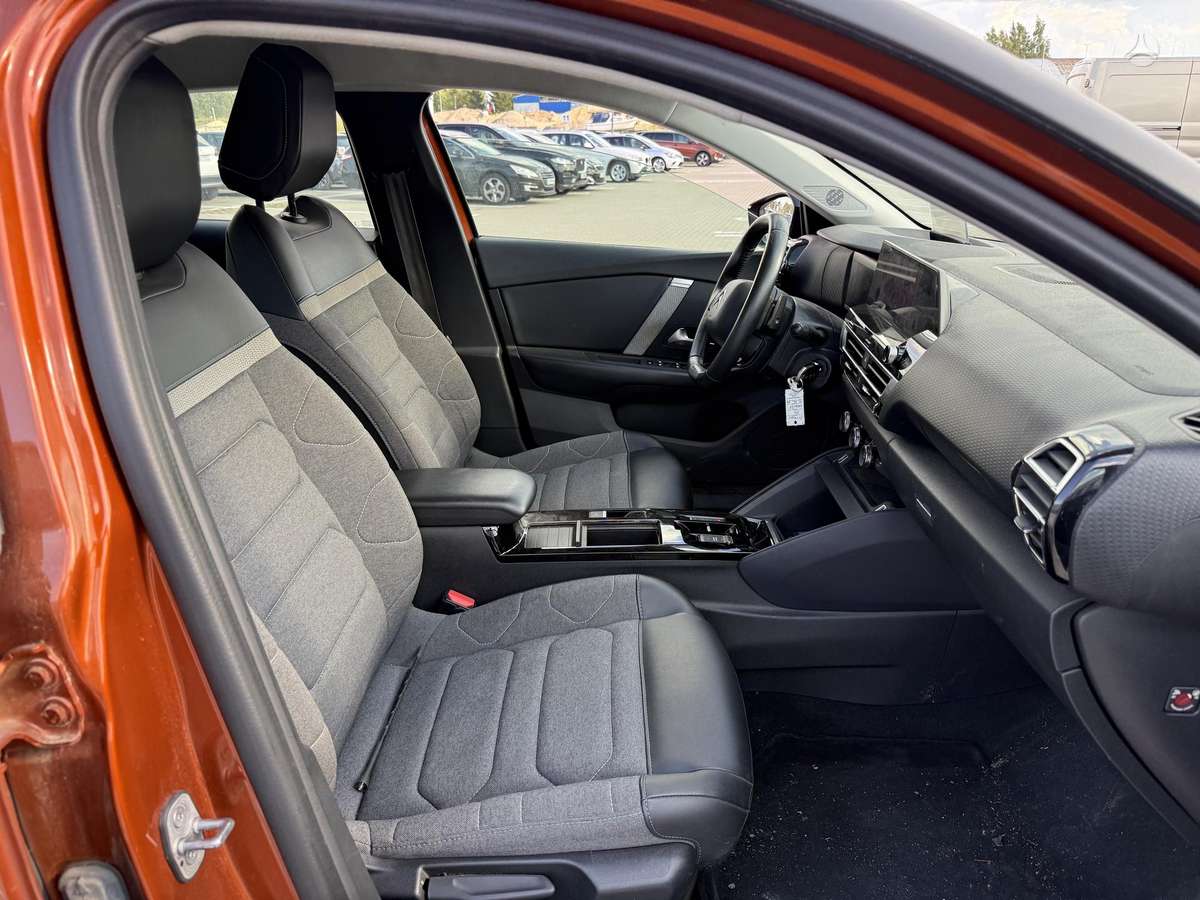 Citroen C4, 1.5 l., hatchback