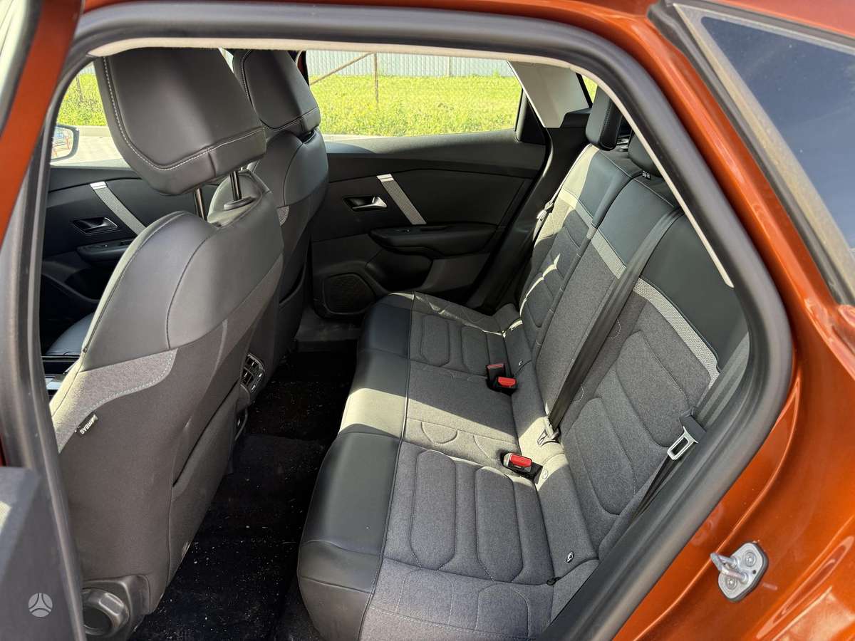 Citroen C4, 1.5 l., hatchback
