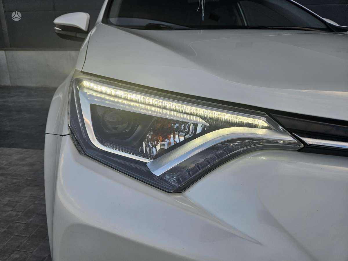 Toyota RAV4 - 9