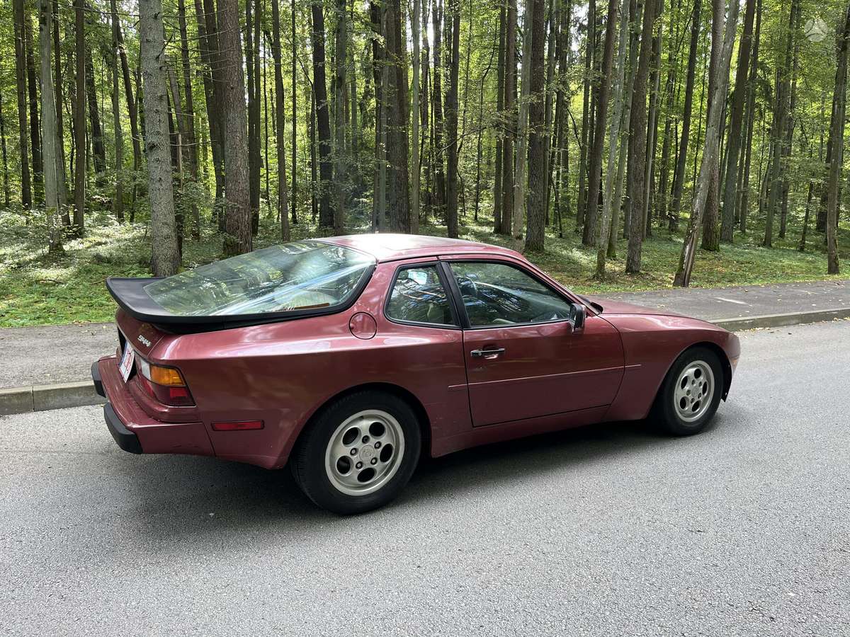 Porsche 944 - 7