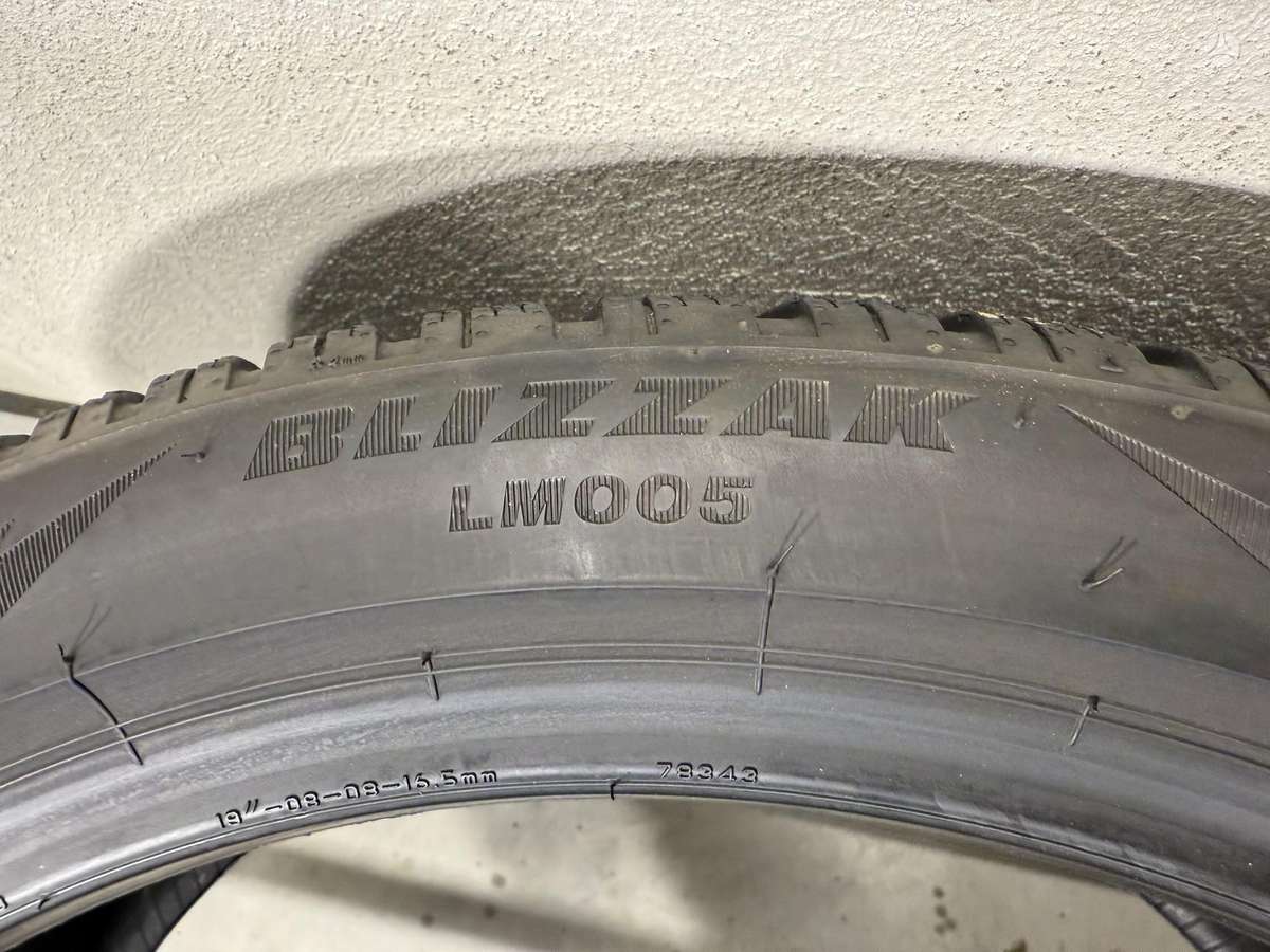 Bridgestone 275/35+245/40, winter 275/35 R19