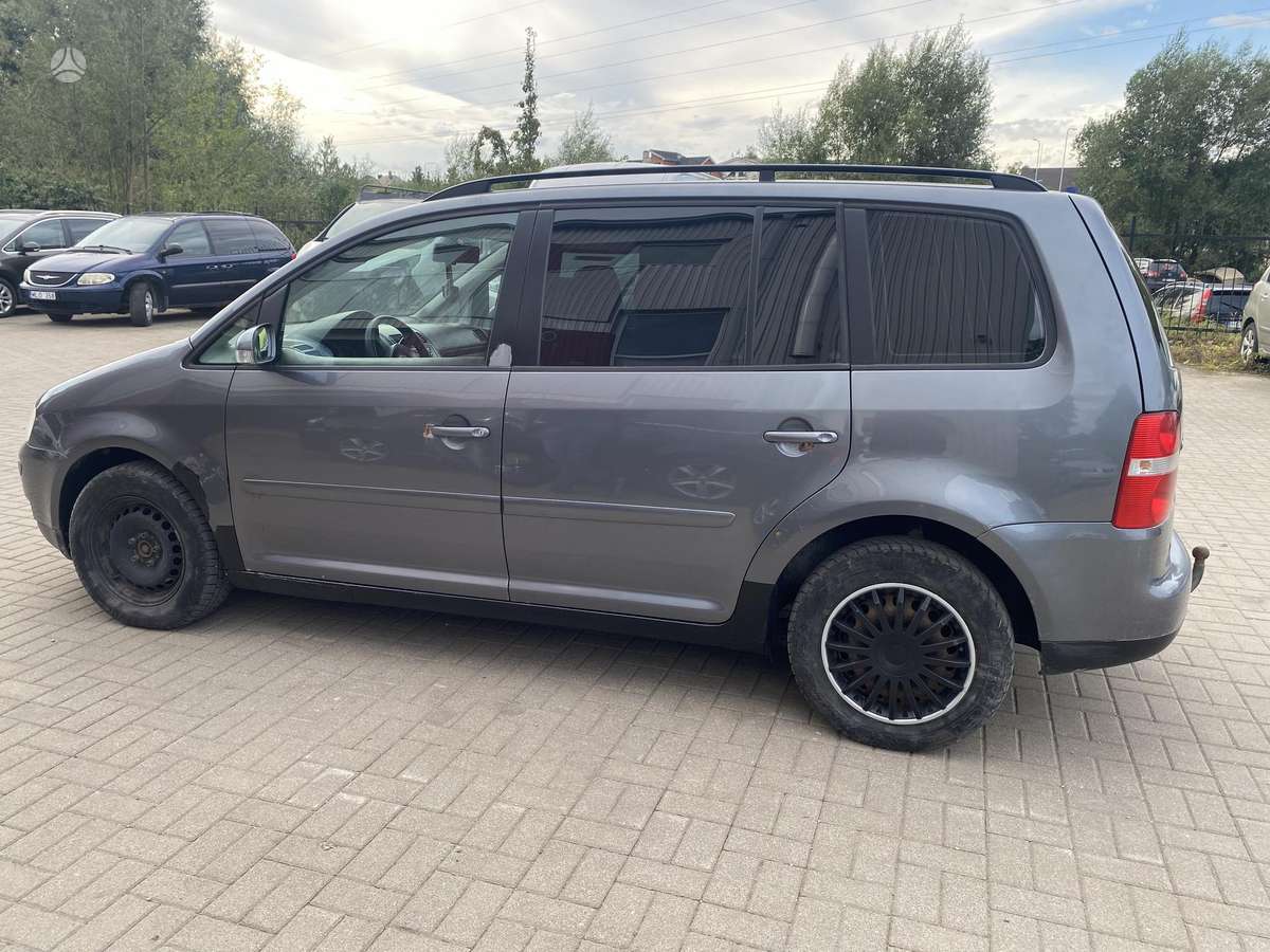 Volkswagen Touran - 2