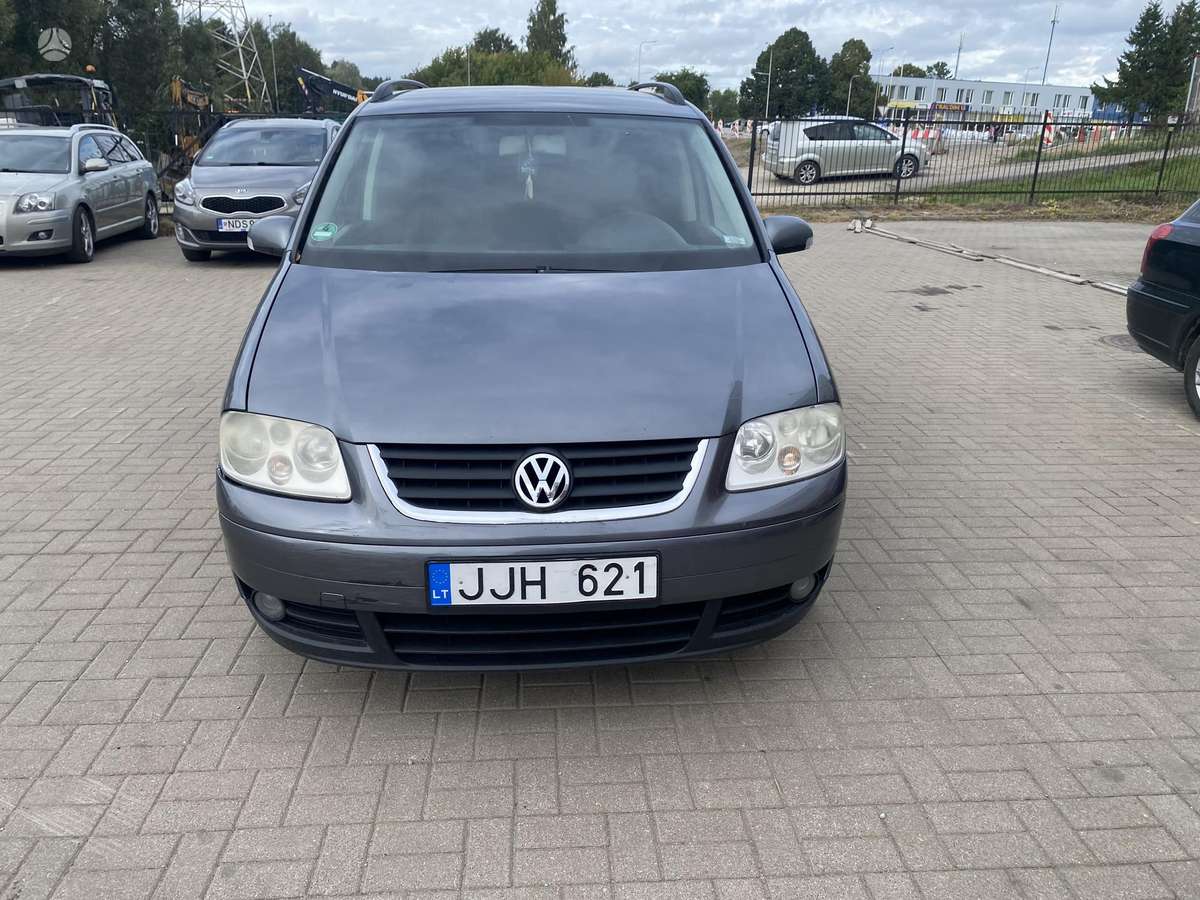 Volkswagen Touran - 3