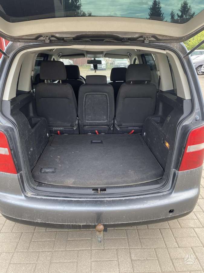 Volkswagen Touran - 5