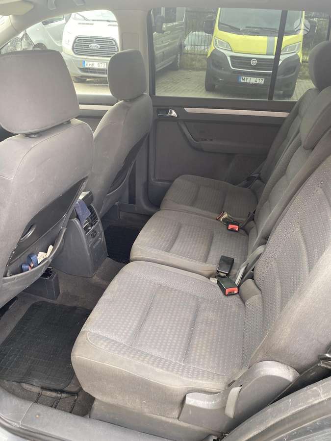 Volkswagen Touran - 6