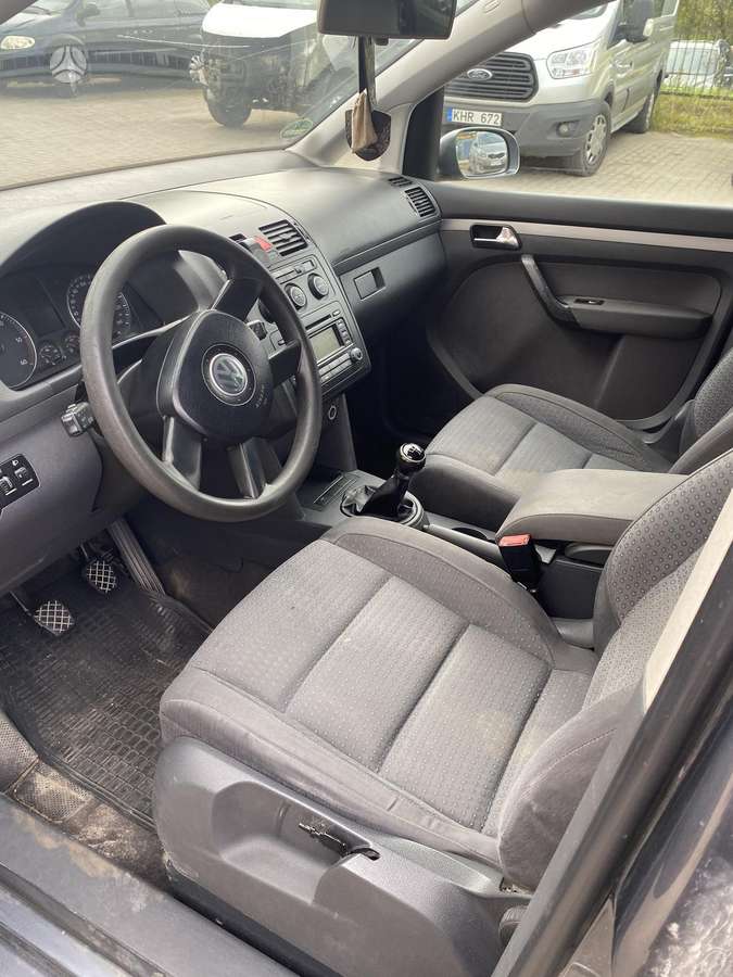 Volkswagen Touran - 8
