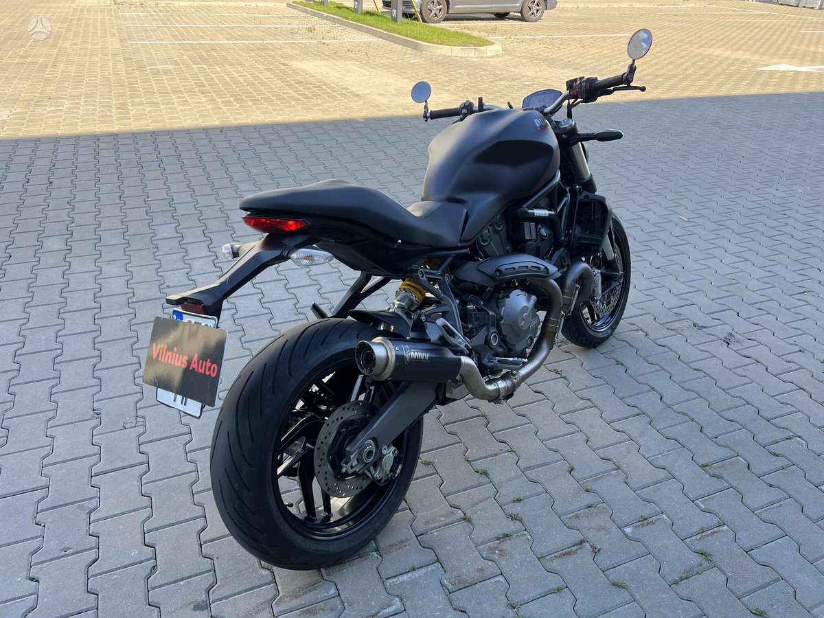 Ducati Monster 821cc, street / classic