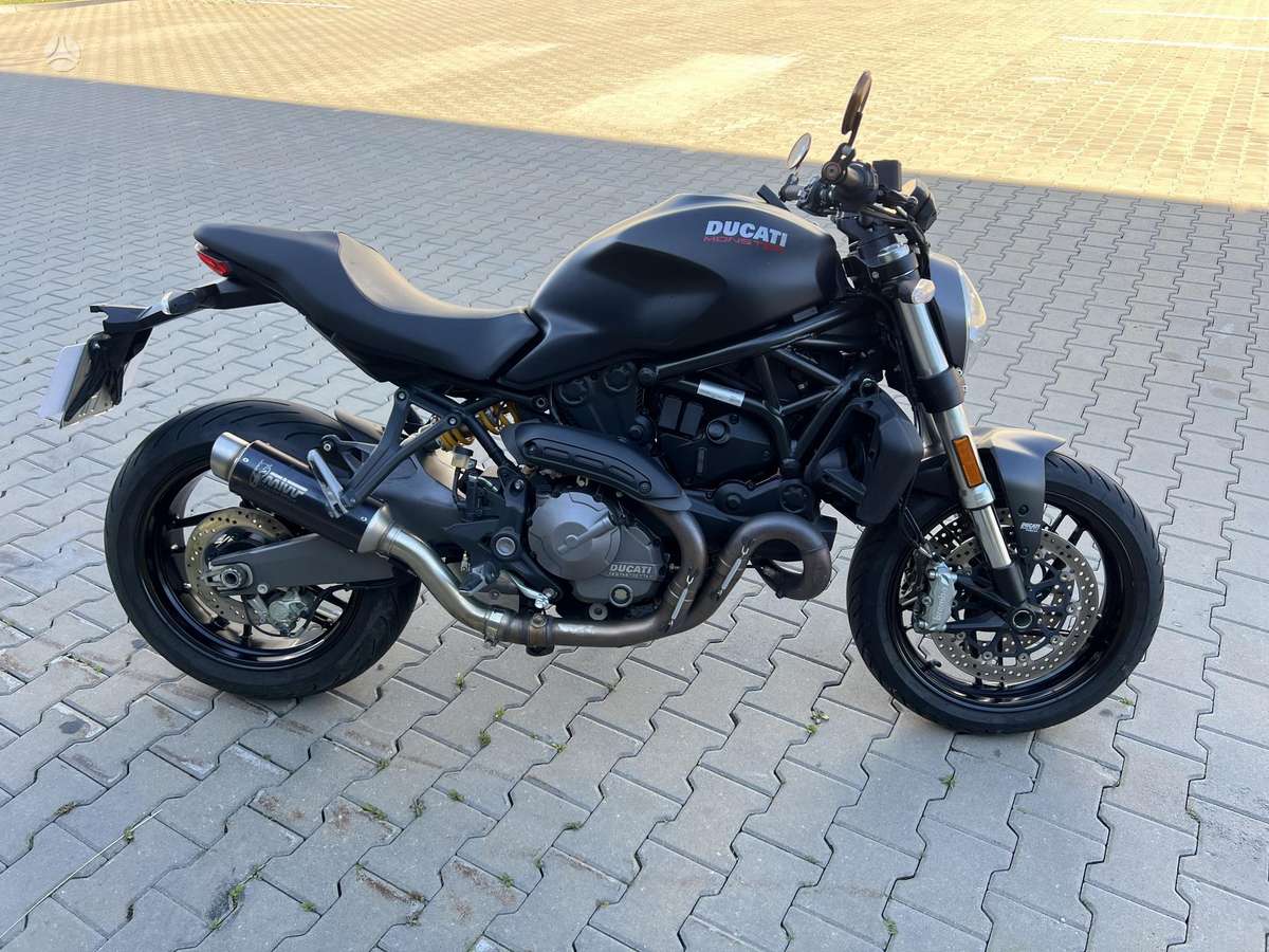 Ducati Monster 821cc, street / classic