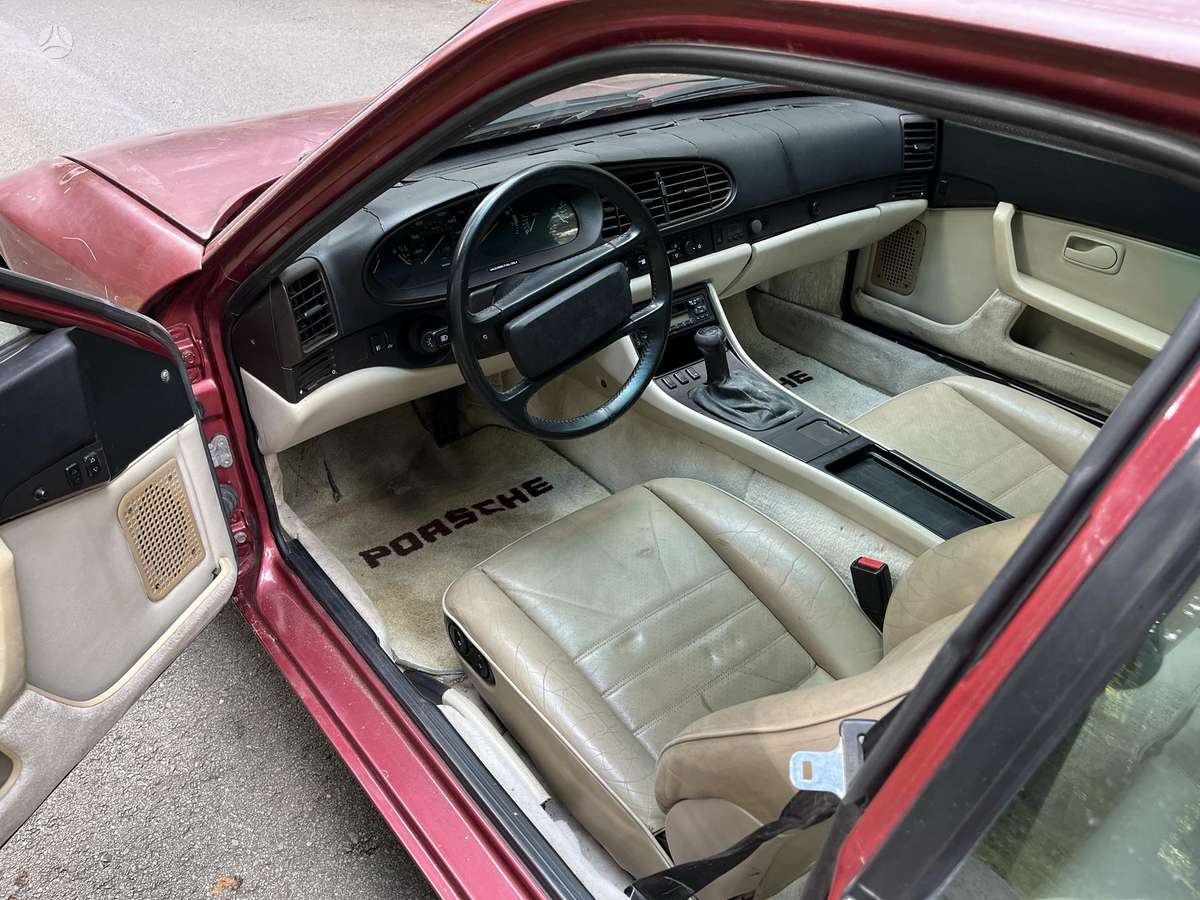 Porsche 944 - 10