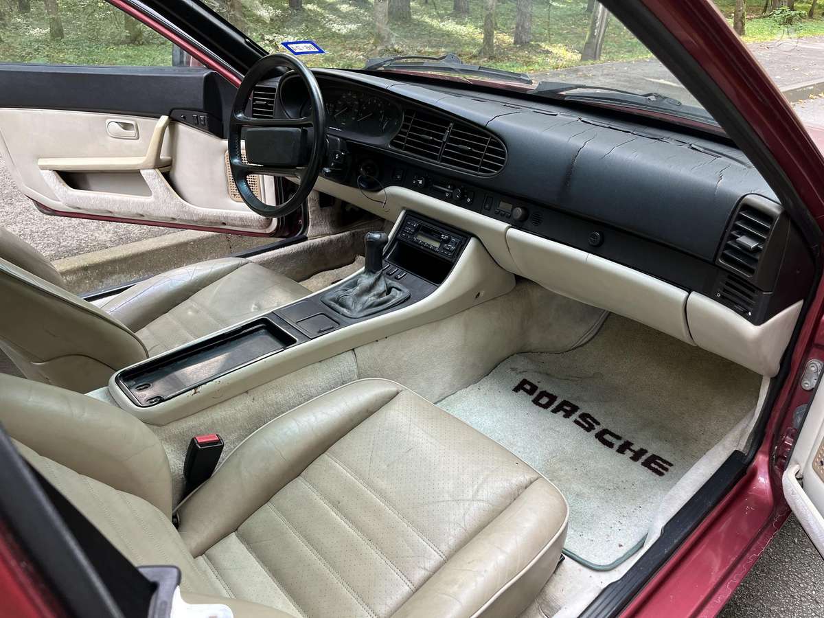 Porsche 944 - 11