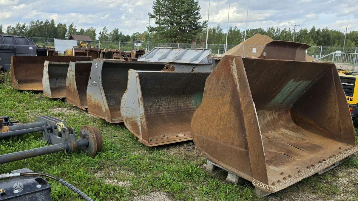 Caterpillar Buckets, ekskavatoriai