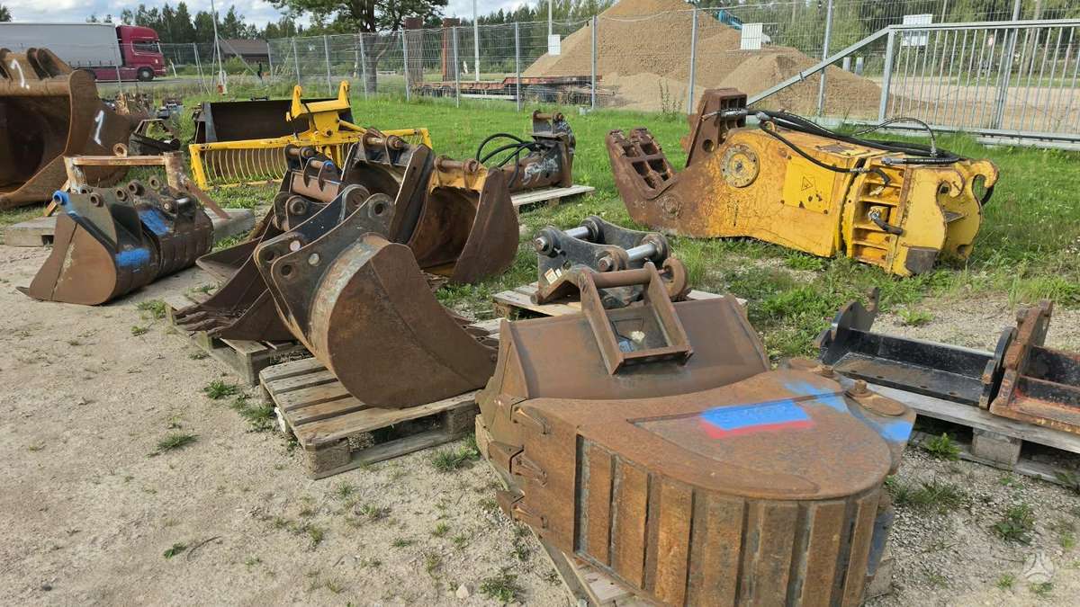 Caterpillar Buckets, ekskavatori