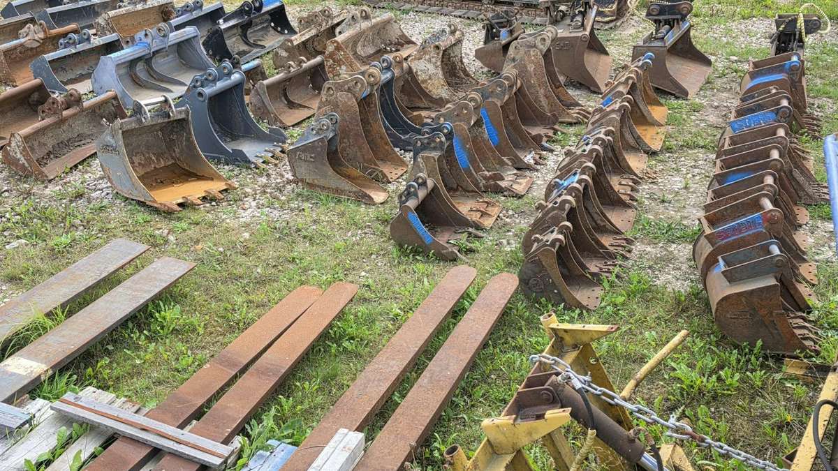 Caterpillar Buckets, ekskavatori