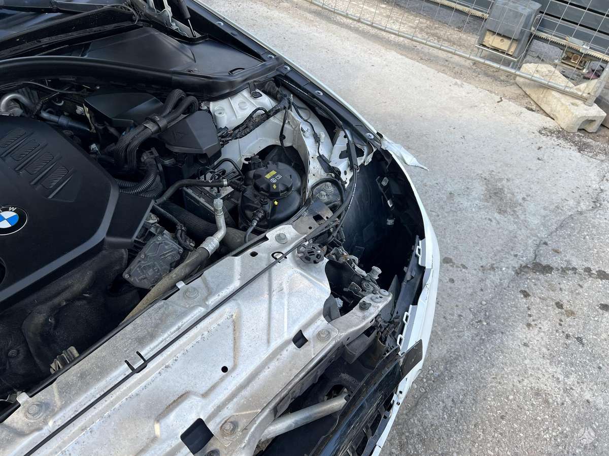 BMW 320, 2.0 l., Седан