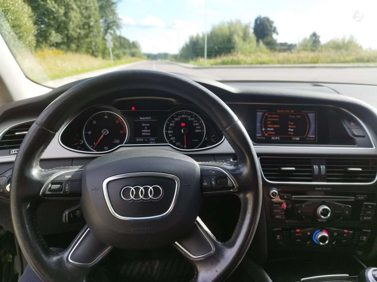 Audi A4, 2.0 l., Седан