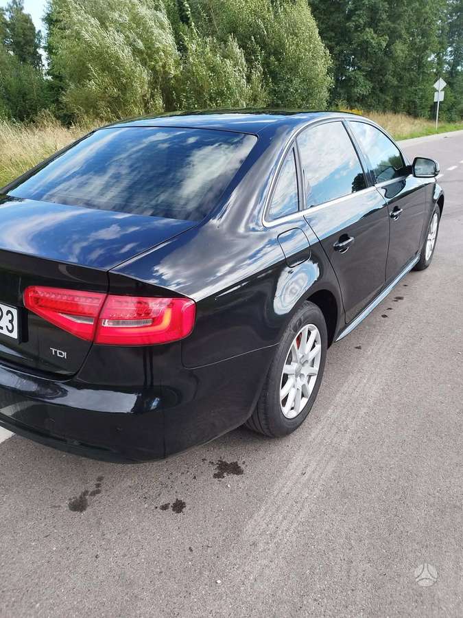 Audi A4, 2.0 l., Седан