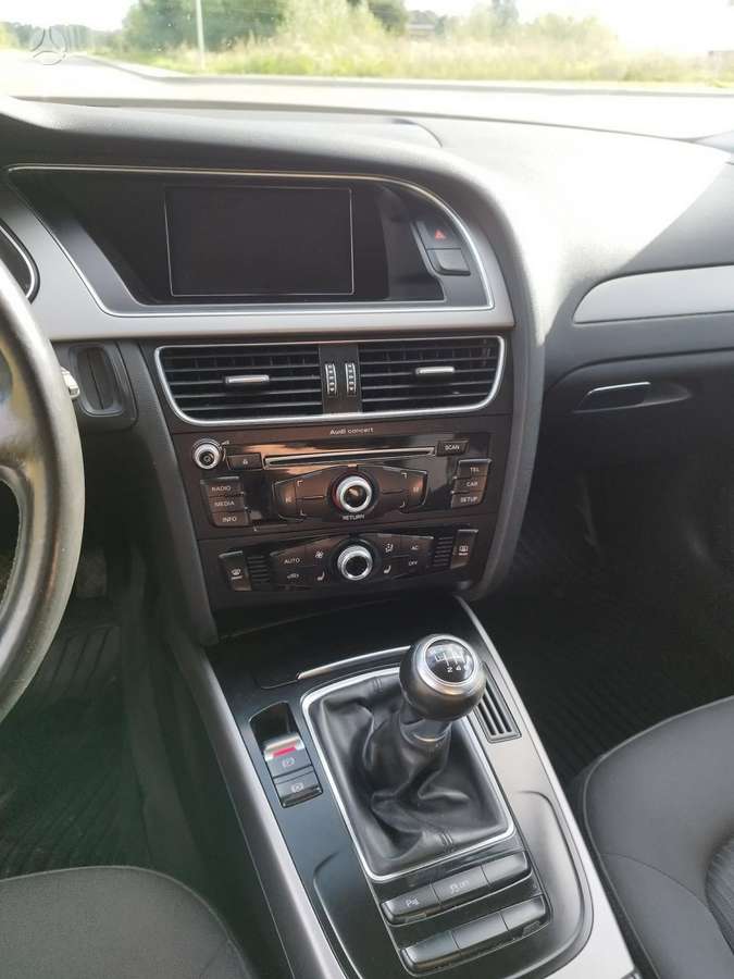 Audi A4, 2.0 l., Седан