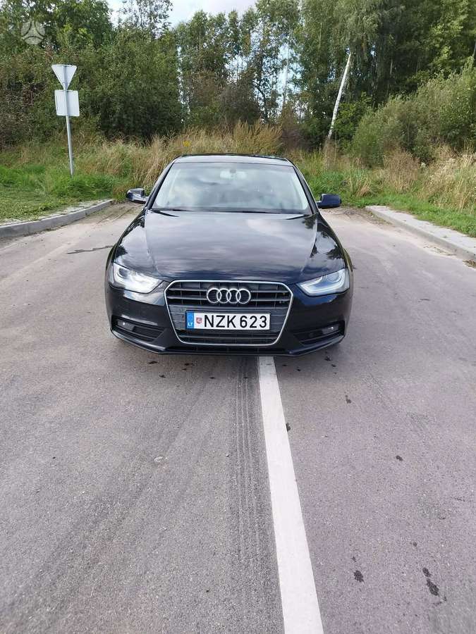 Audi A4, 2.0 l., Седан