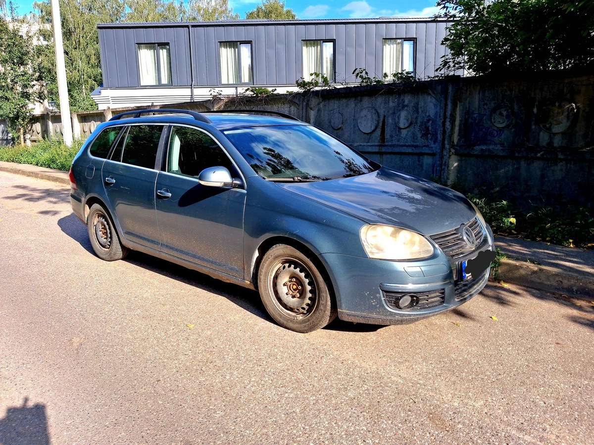 Volkswagen Golf - 3