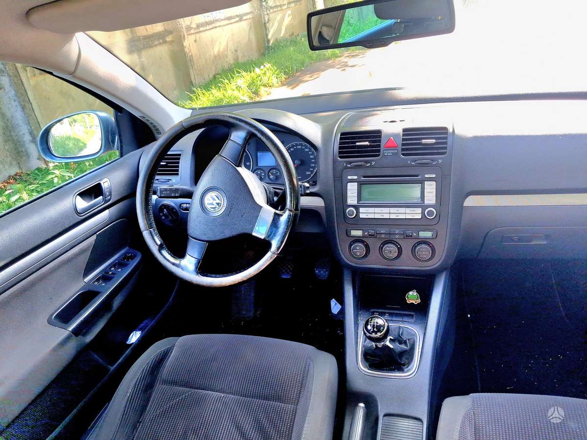 Volkswagen Golf - 4