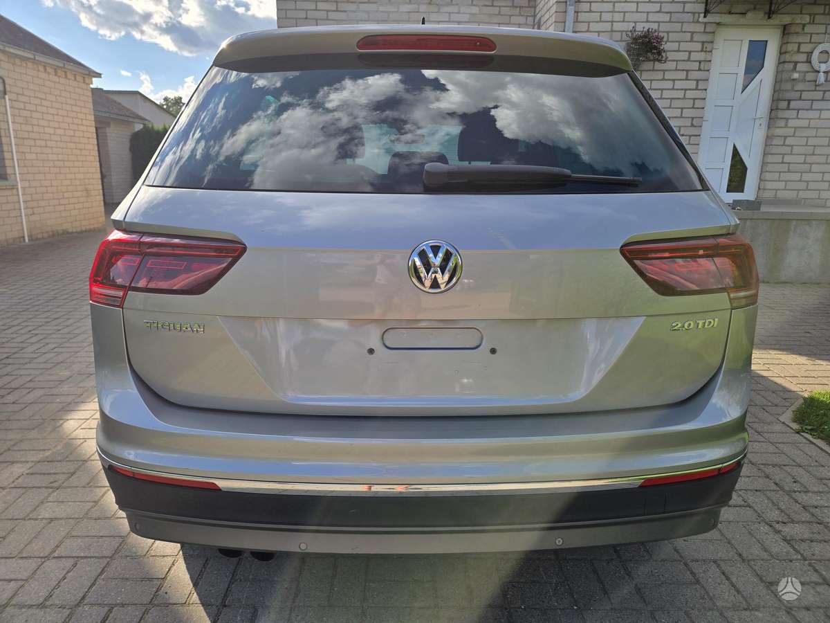 Volkswagen Tiguan - 4