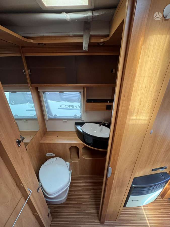 Dethleffs Tourist 400, кемперы