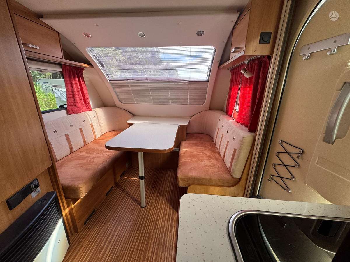 Dethleffs Tourist 400, kemperis