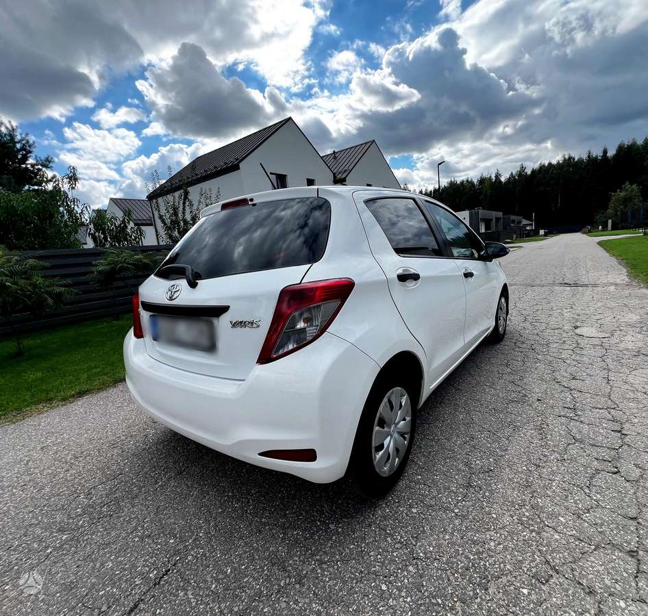 Toyota Yaris - 4