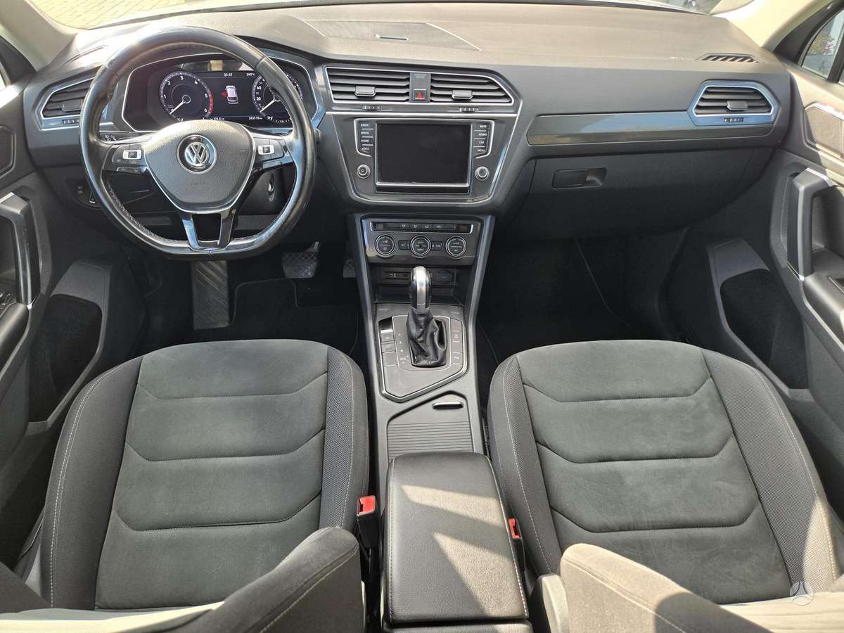 Volkswagen Tiguan - 9