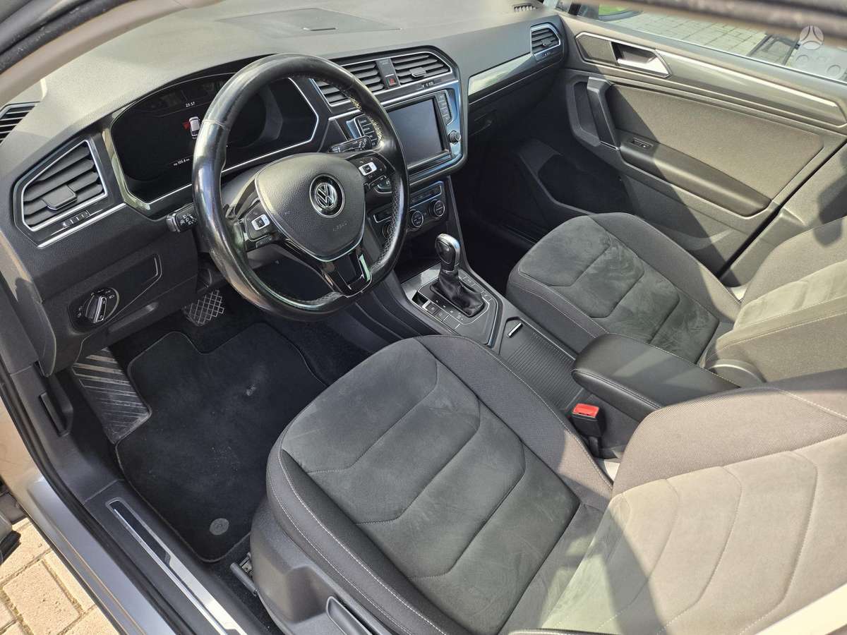 Volkswagen Tiguan - 10