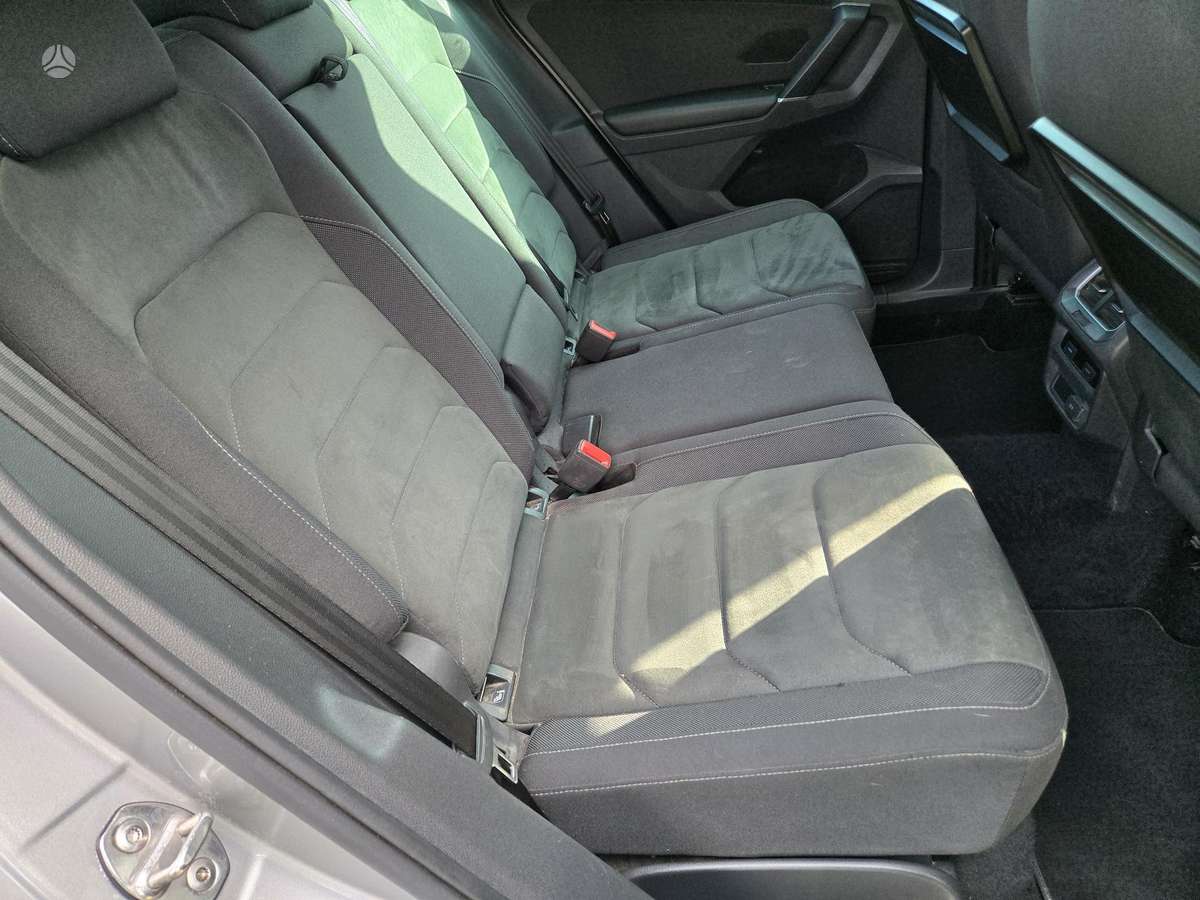 Volkswagen Tiguan - 11