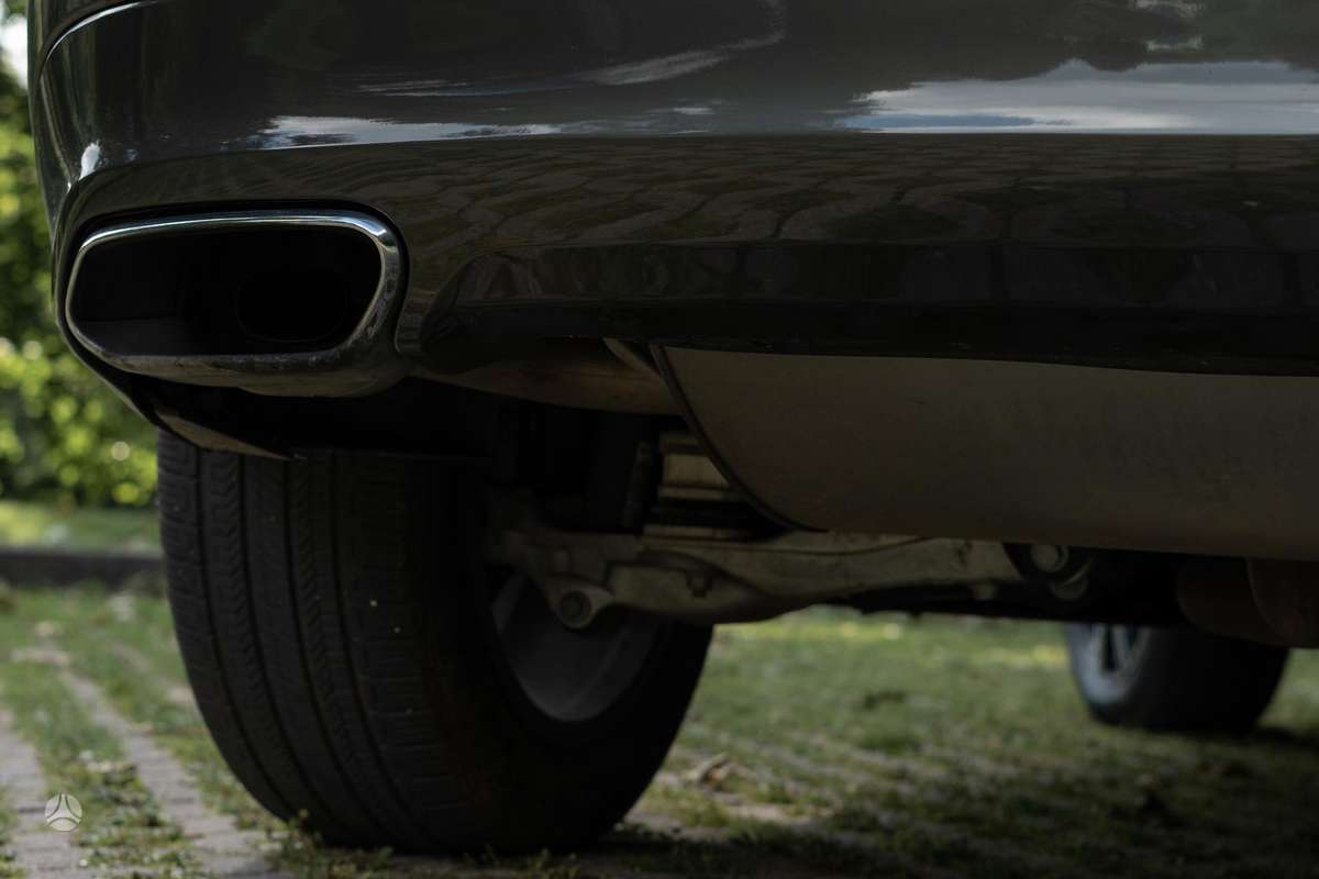 Volvo XC60, off-road / crossover