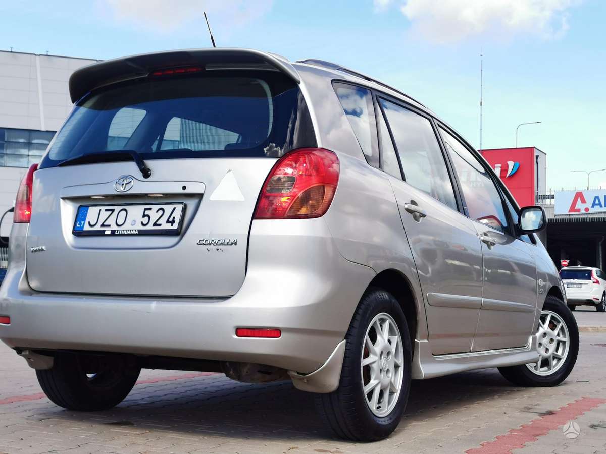 Toyota Corolla Verso - 2