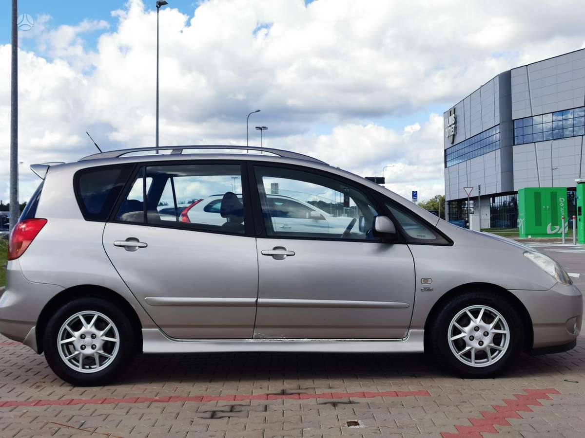 Toyota Corolla Verso - 7