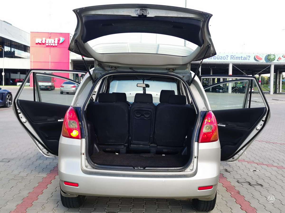 Toyota Corolla Verso - 12