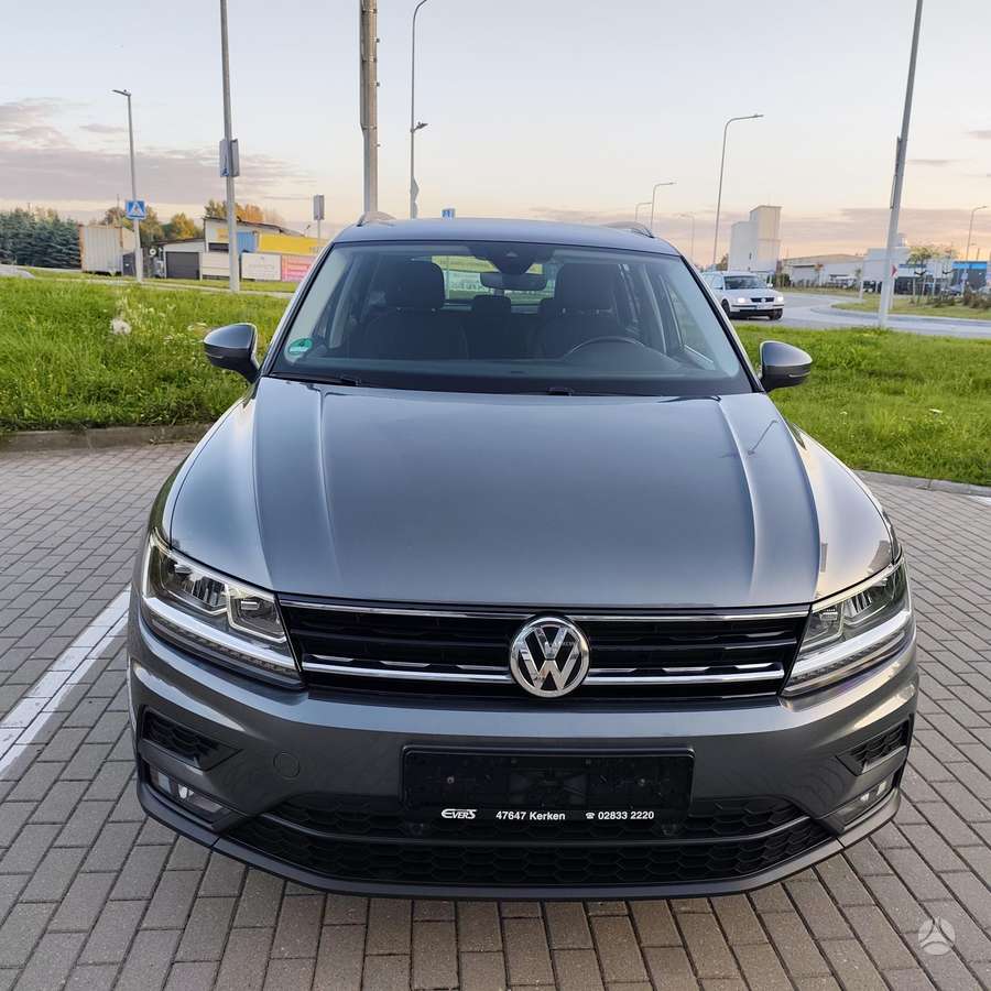 Volkswagen Tiguan - 2