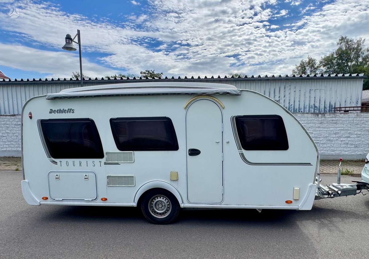 Dethleffs Tourist 400, кемперы
