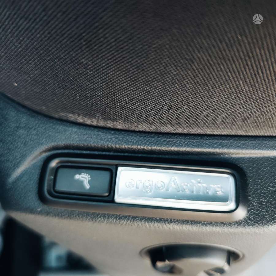Volkswagen Tiguan - 8