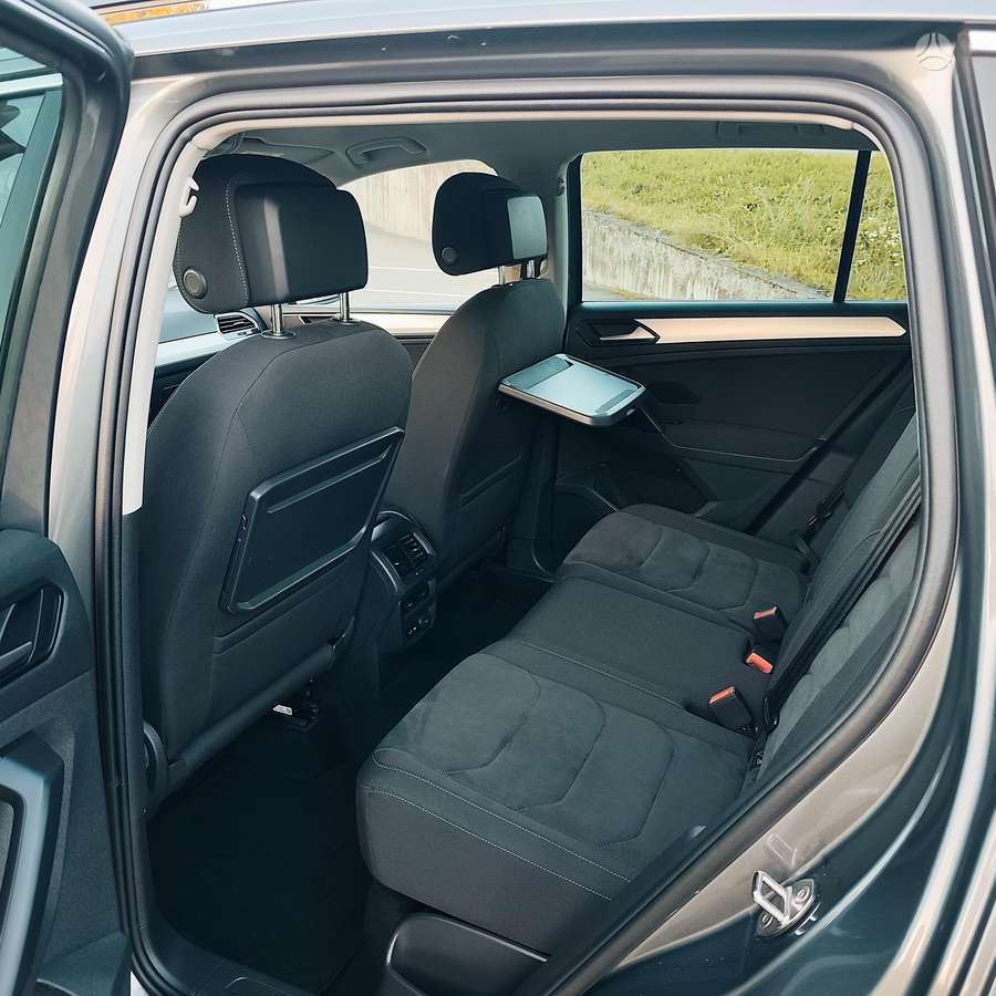 Volkswagen Tiguan - 10