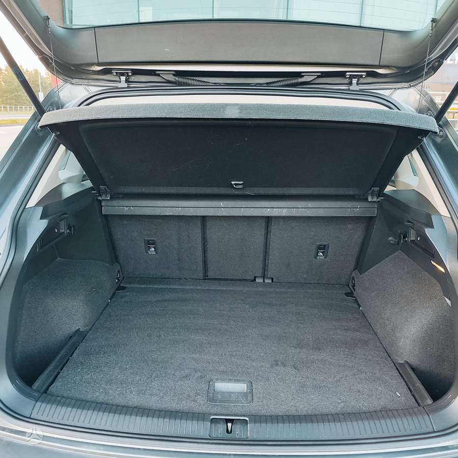 Volkswagen Tiguan - 11