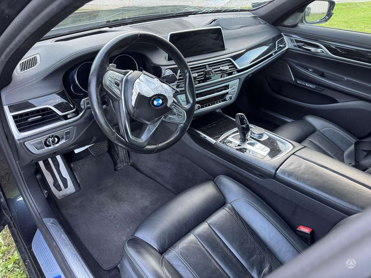BMW 730, 3.0 l., Седан
