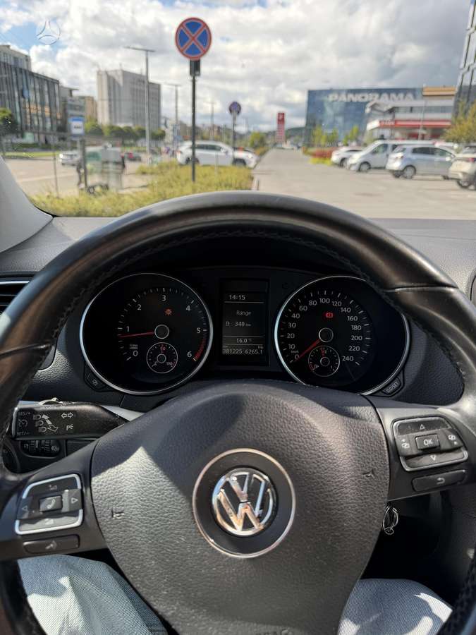 Volkswagen Golf - 9