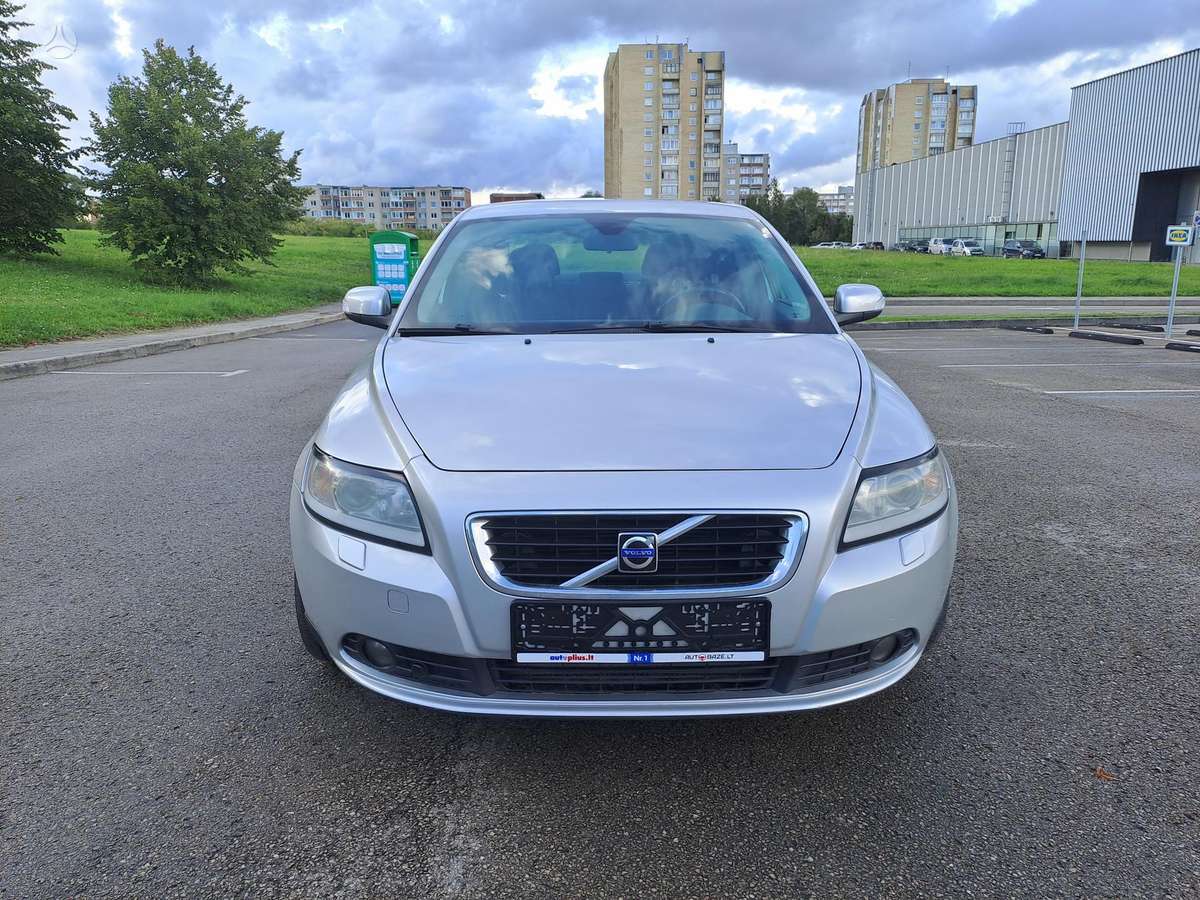 Volvo S40, 1.6 l., Седан