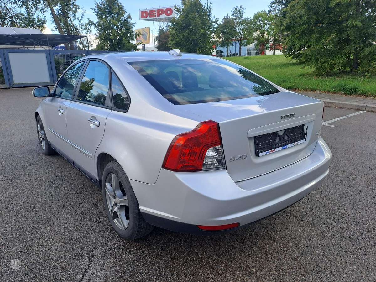 Volvo S40, 1.6 l., Седан