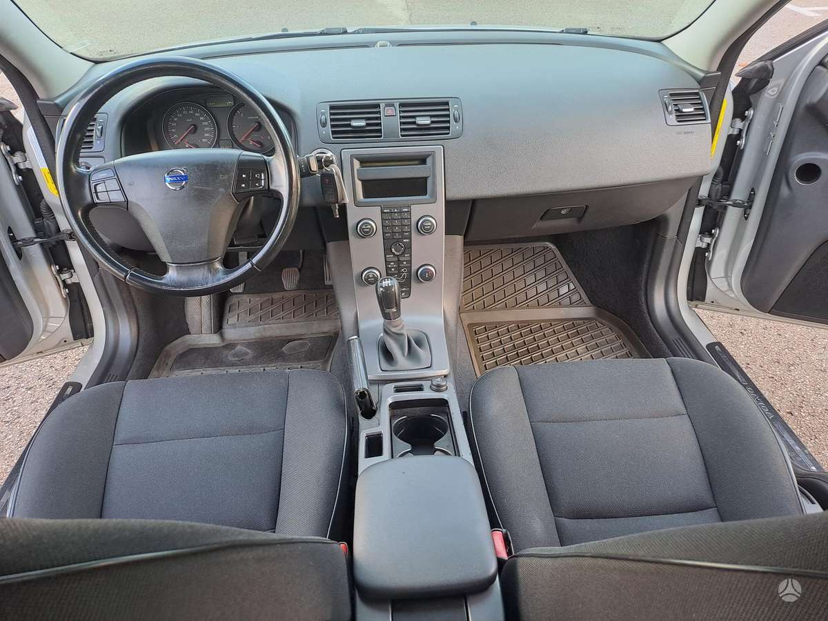 Volvo S40, 1.6 l., Седан