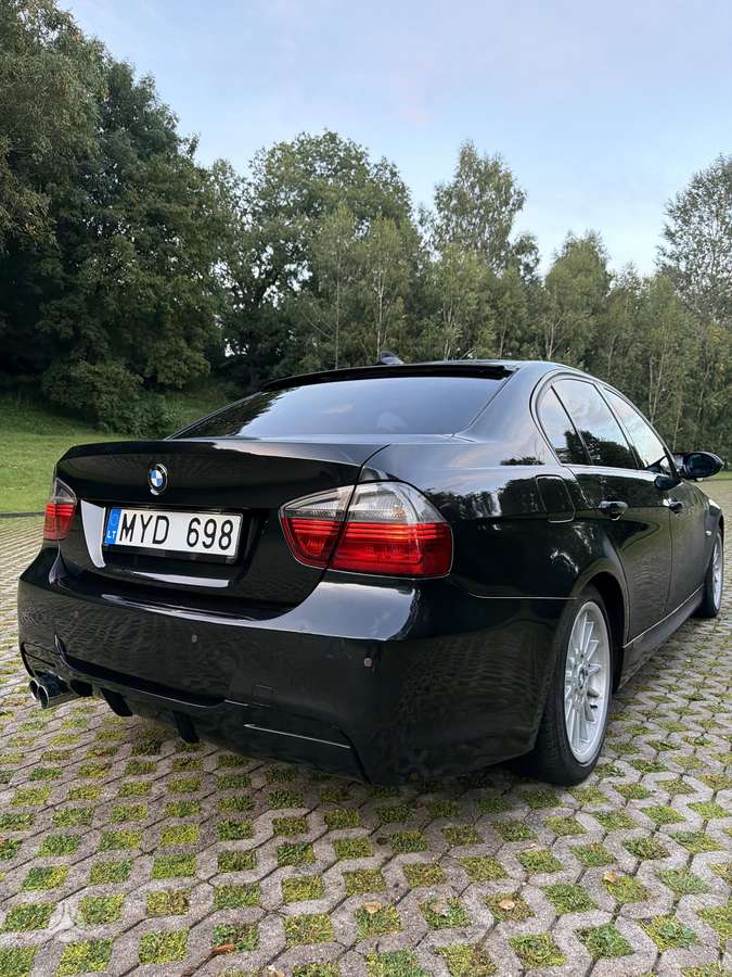 BMW 330, 3.0 l., Седан