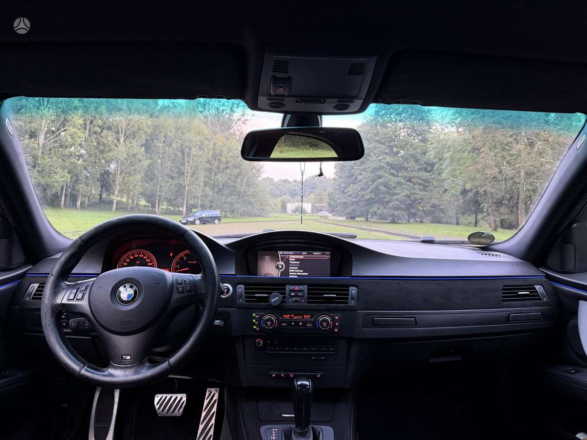 BMW 330, 3.0 l., Седан