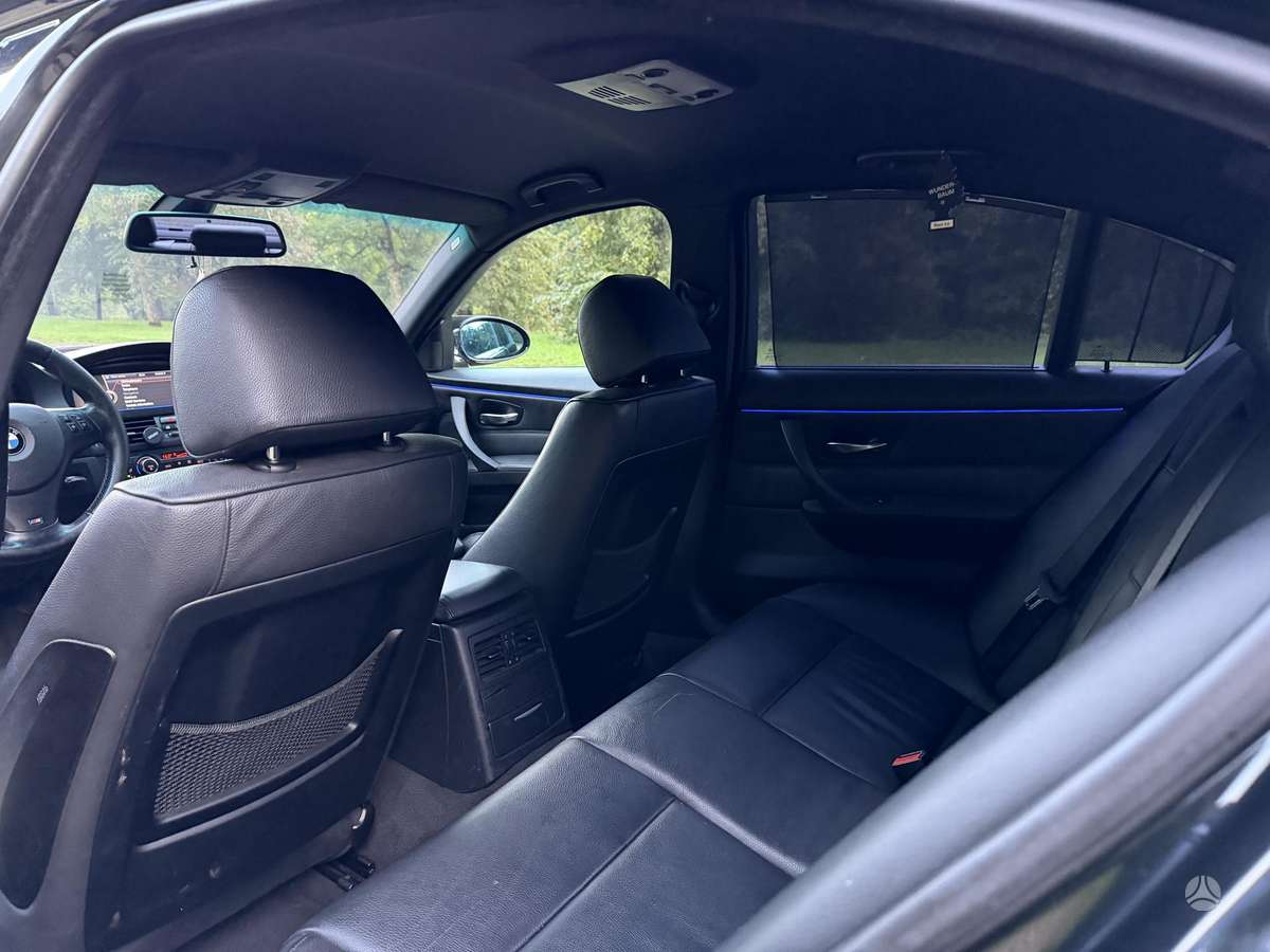 BMW 330, 3.0 l., Седан