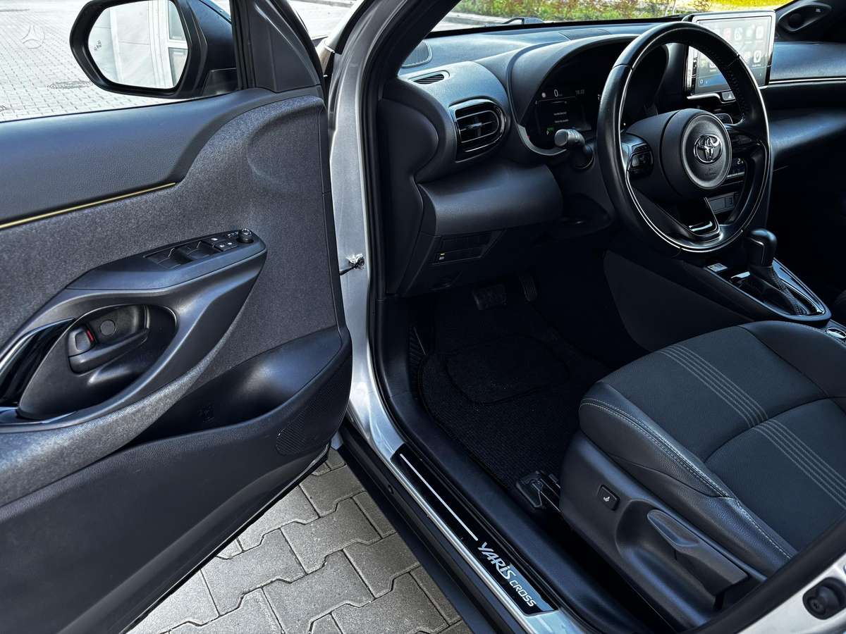 Toyota Yaris Cross - 12
